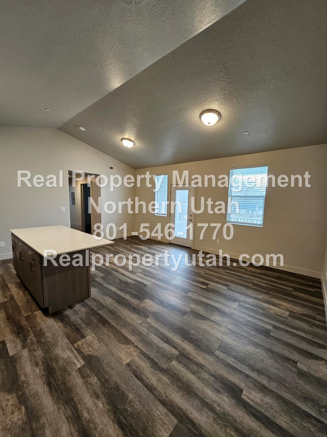 Photo - 2 Bedroom 2 Bath Top Level Apartment Avail...
