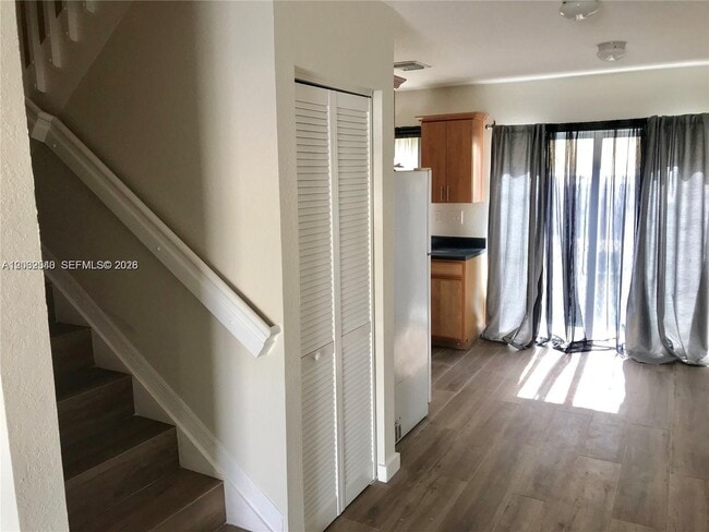 Photo - 2090 NE 167th St