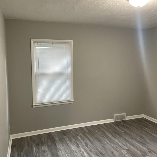 Photo - 5707 N 35th St