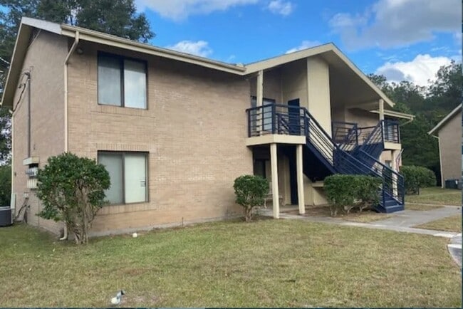 Photo - 300 Cobb Mill Rd