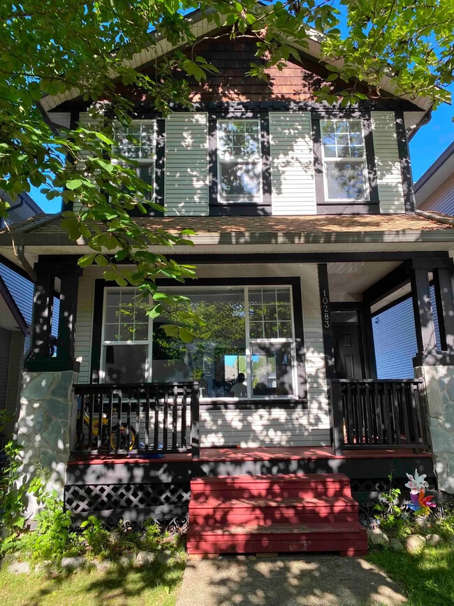 Building Photo - 10283 243A St