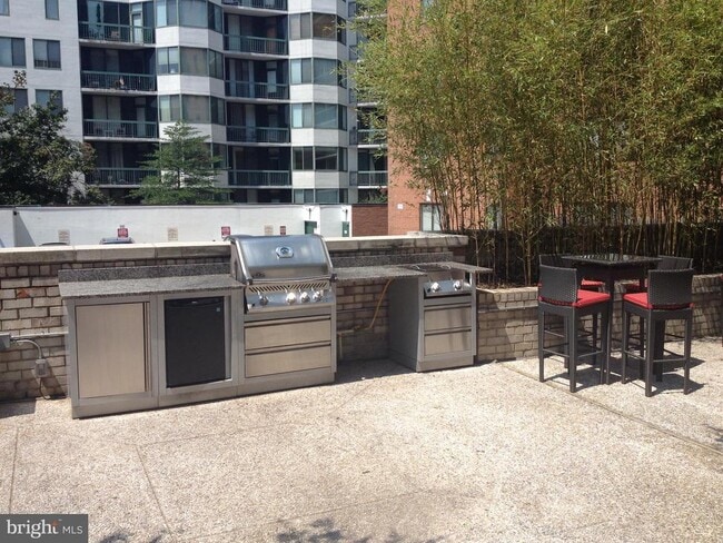 Photo - 950 25th St NW Unit 211N