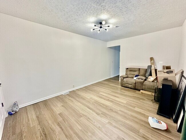 Photo - 49 S Lasalle St