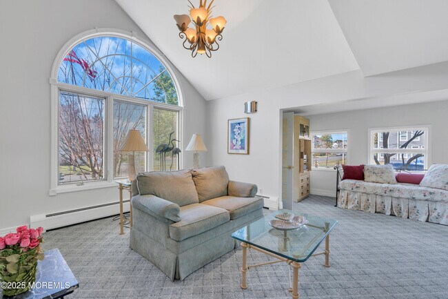 Photo - 124 Neptune Pl