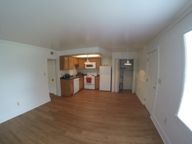 Photo - 3001 Kossuth St