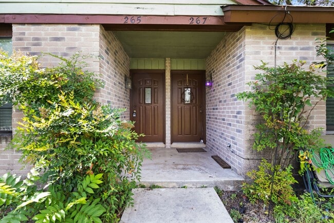 Photo - 265 Lohmann St