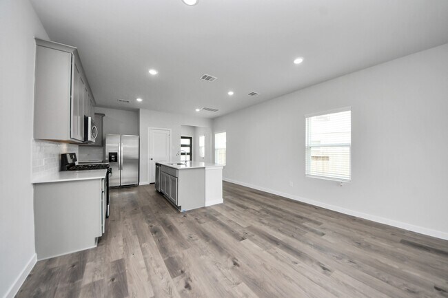 Photo - 135 Alset Dr