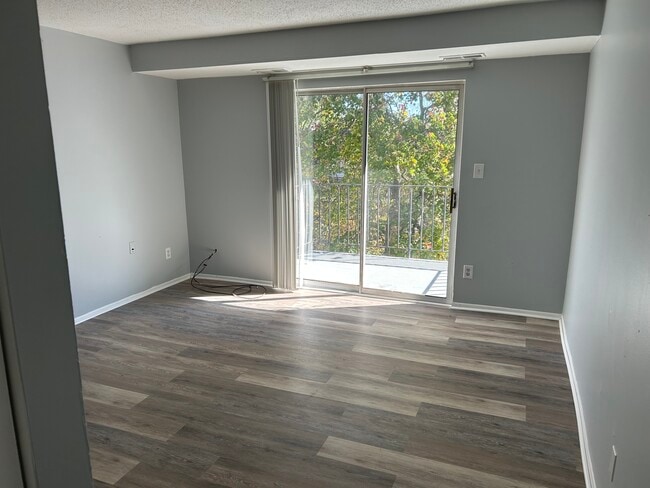Building Photo - 11913 Tarragon Rd Unit J