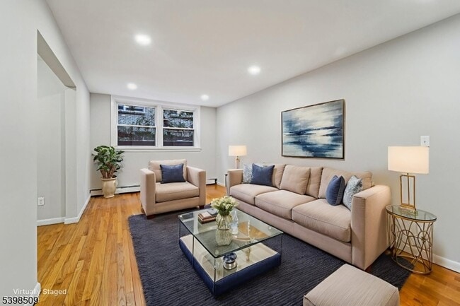 Photo - 357 Franklin St