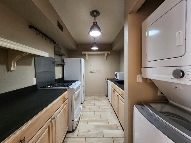 Photo - 663 Bishops Lodge Rd