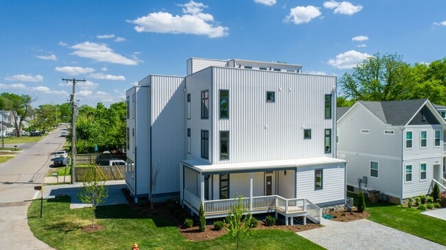 Photo - NEW BUILD with Rooftop!