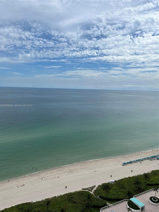 Building Photo - 16485 Collins Ave Unit 2538