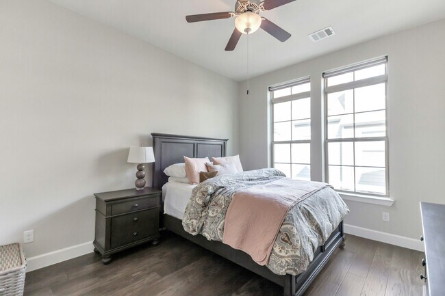 Photo - 1044 Manacor Ln