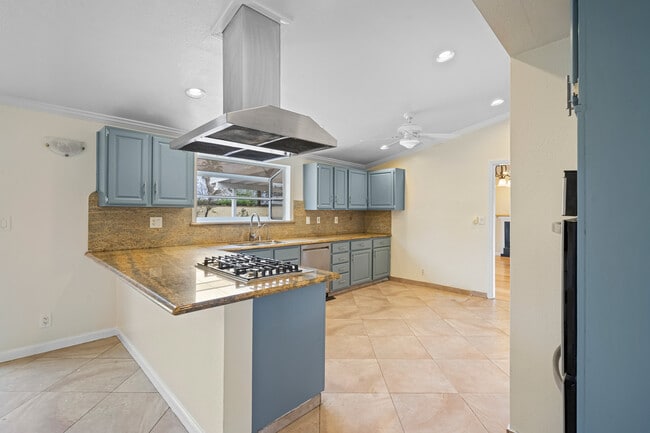 Kitchen - 22321 Hartland St