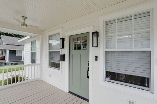 Photo - 1033 N Hampton Ave