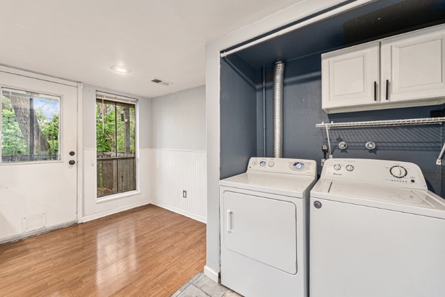 Photo - 3550 S Harlan St