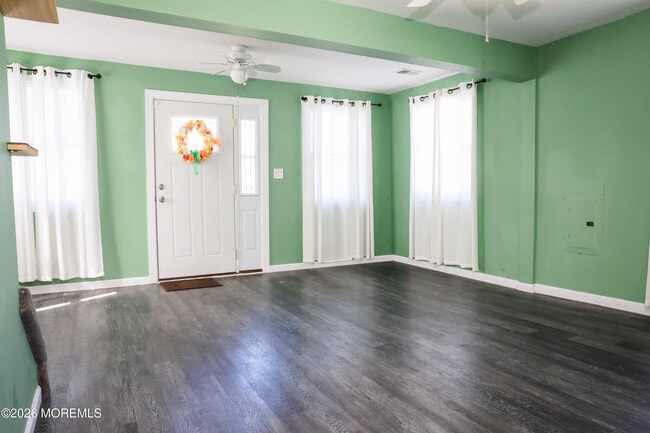 Photo - 320 Lorillard Ave