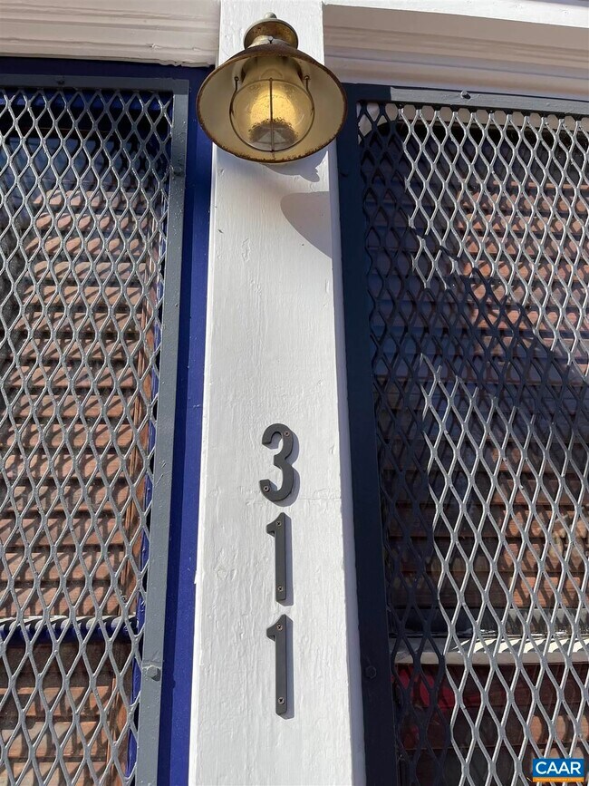 Photo - 311 5th St SW