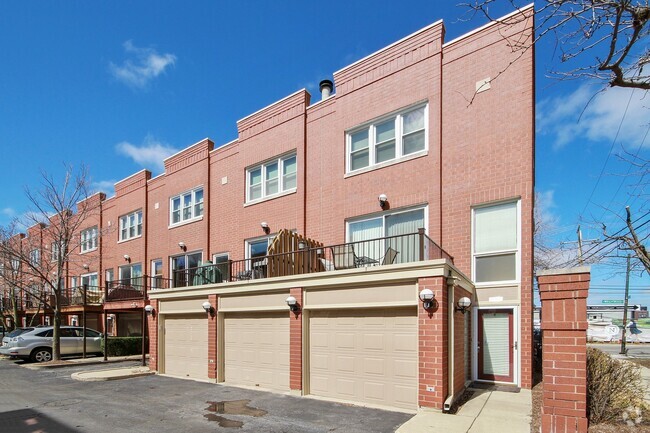 Building Photo - 1781 W Altgeld St Rental