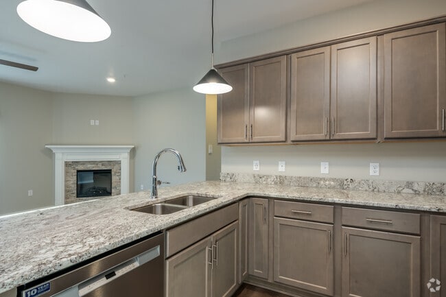 2 BR, 2 BA - 1,297SF