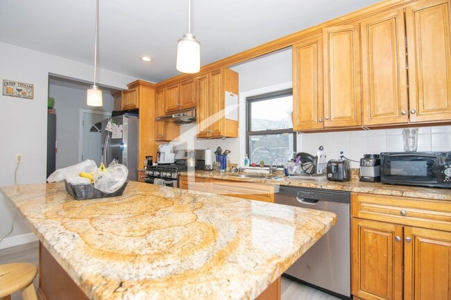 Photo - 4 bed in Allston