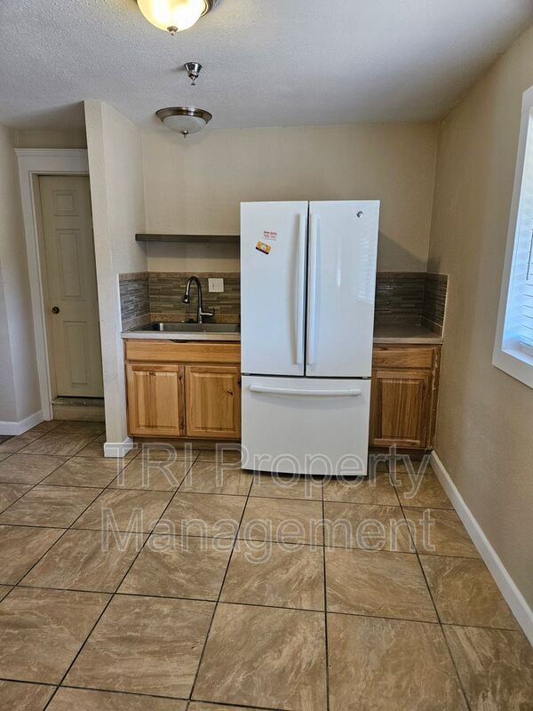 Photo - 1605 11th Ave