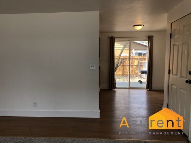 Photo - Cute Apartment with yard