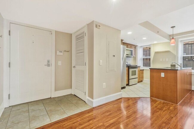 Photo - 1750 16th St NW