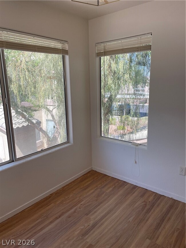 Building Photo - 5710 E Tropicana Ave Unit 2054