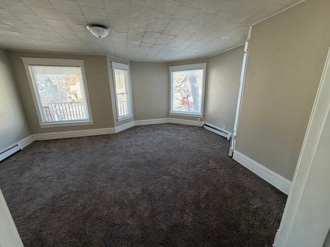 Photo - 220 E Racine St