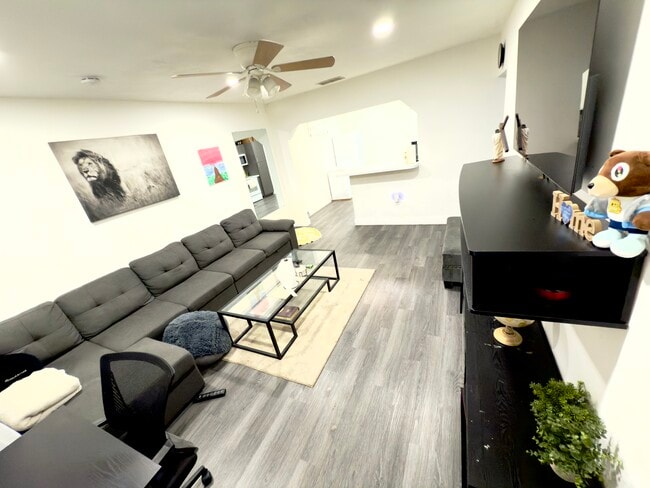 Photo - 6144 SW 30th St Unit W