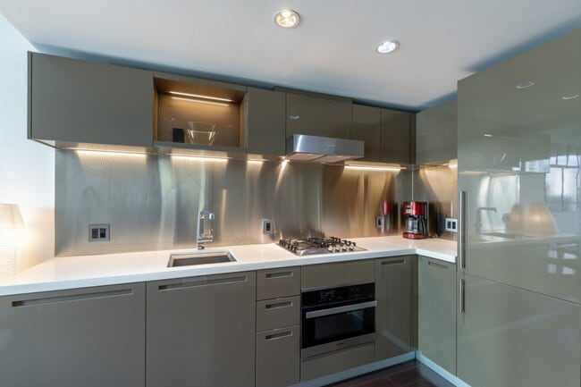 777 Richards St Unit SI FL18-ID1511809P