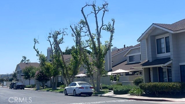 Building Photo - 1700 W Cerritos Ave Unit 132