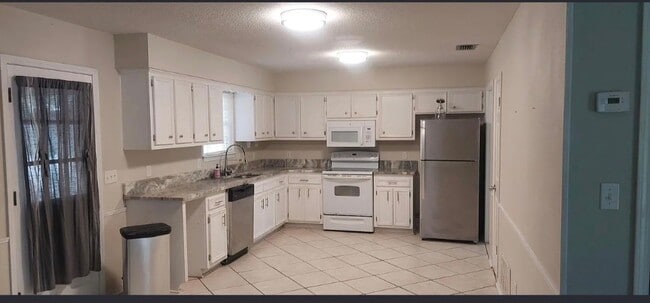 Photo - 115 Sandlewood Cir