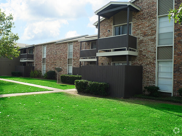 Building Photo - Northwood Village Apartments