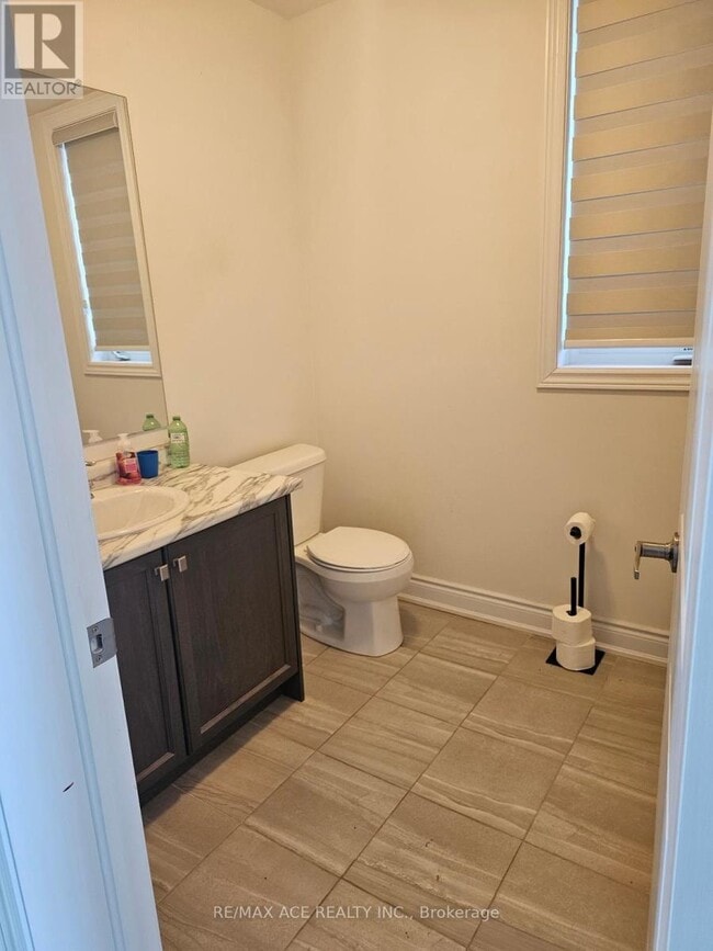 Photo - 37 Union Blvd