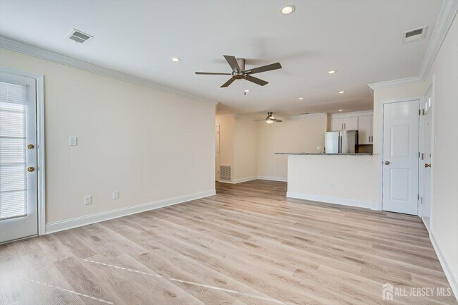 Photo - 114 Longfield Ct