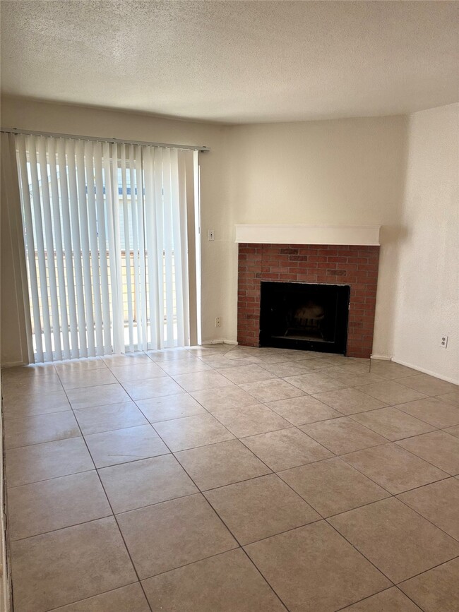 Photo - 8405 Wilcrest Dr Unidad True