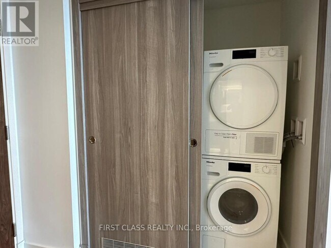 Photo - 27 McMahon Dr Unit 1003