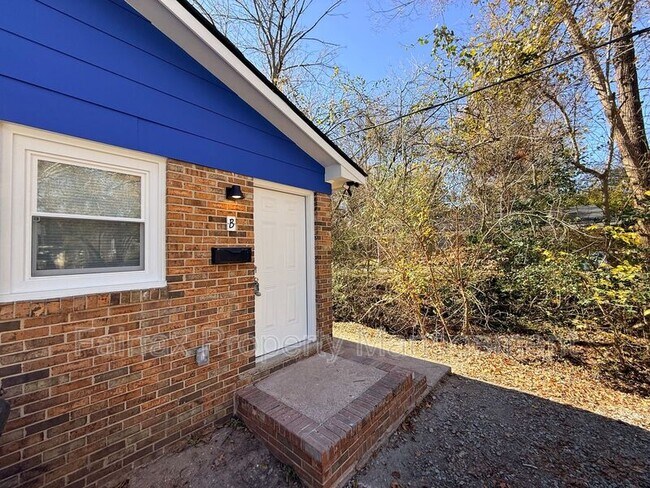 Photo - 2416 Owen St Unit B