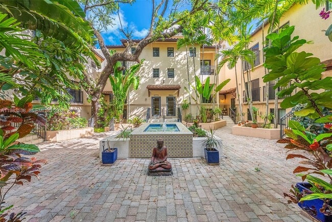 Photo - 2767 Coconut Ave