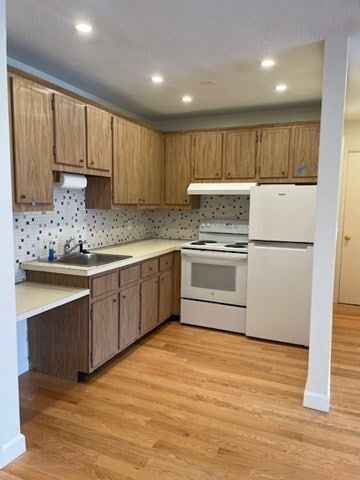 Building Photo - 25 Custer St Unit 303