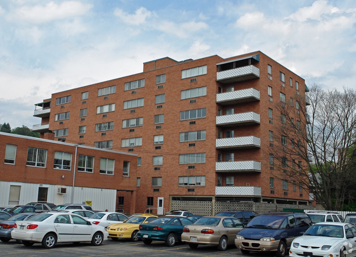 The Town House Apartments - The Town House Apartments