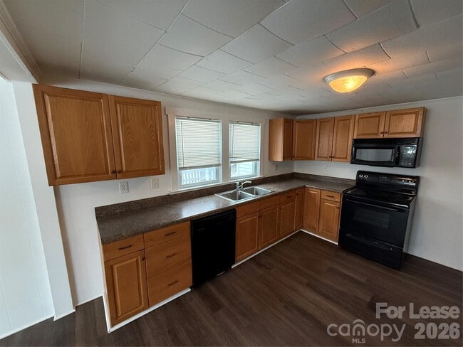 Photo - 94 Sumner Ave NW