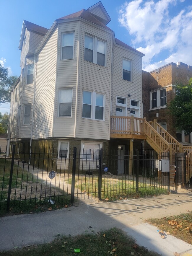 Building Photo - 8020 S Coles Ave Unit 1