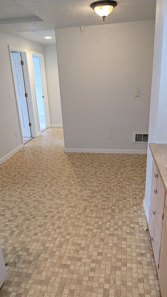 Photo - 1600 Traverse St Unit 1600