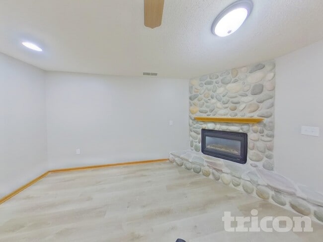 Photo - 209 Greenbriar Ln