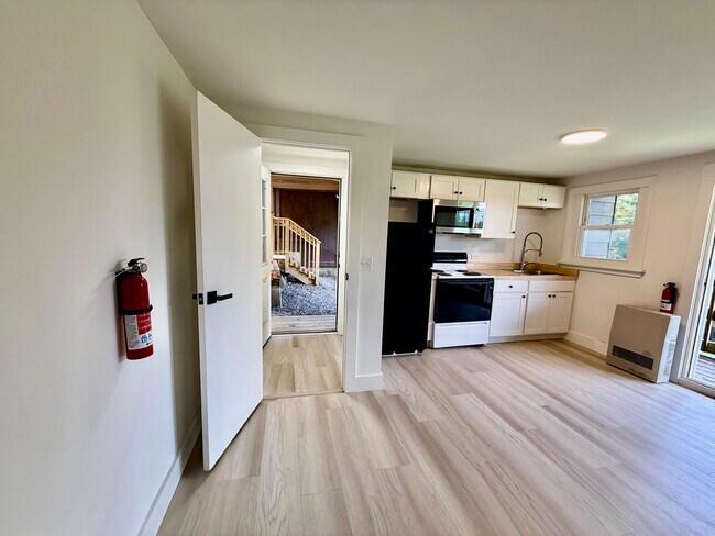 473 Maple St Unit 5