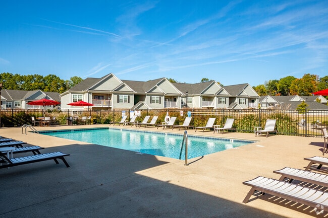 Piscina - The Standard at White House Apartments