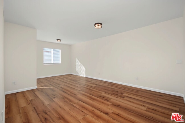 Photo - 11508 Fenton Ave